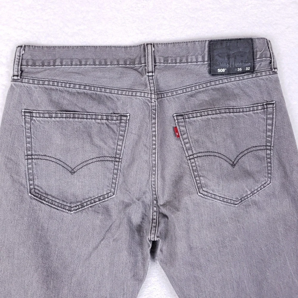 Levis see measurements